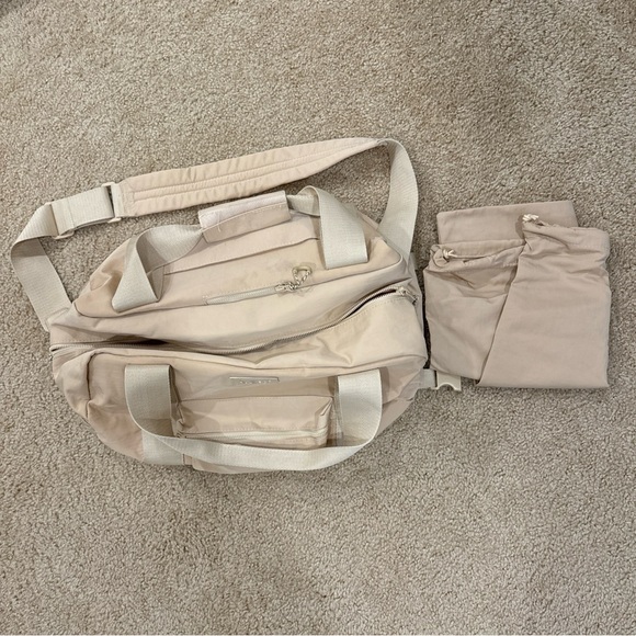 Beis The Sport Duffle in Beige. Converts to Backpack! - Picture 6 of 8
